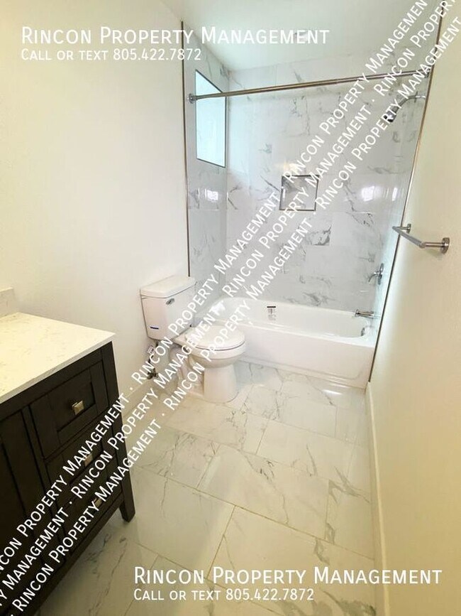 Building Photo - *Available Starting 8-23* Gorgeous 1 Bedro...