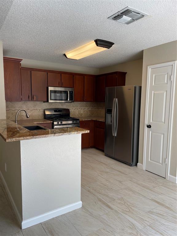 Foto del edificio - 1811 Golden Pheasant Dr