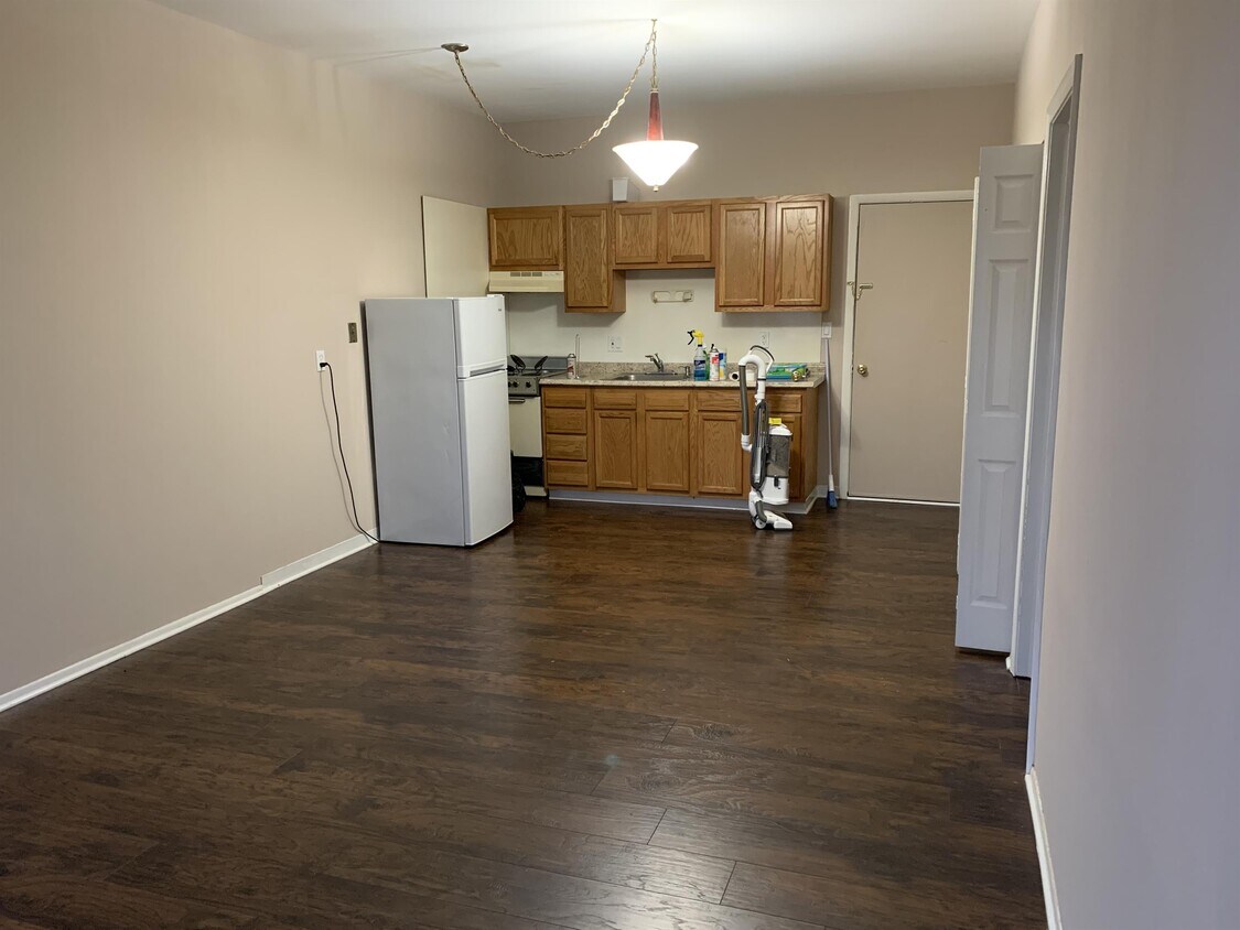 1170 Delsea Dr Unit 212, Westville, NJ 08093 Room for Rent in Westville, NJ