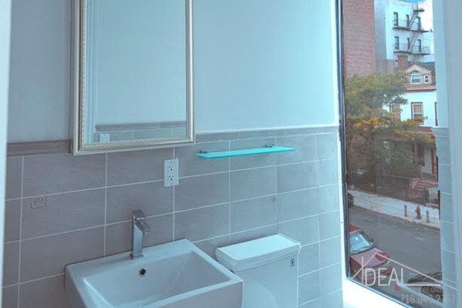 Building Photo - LOFT Studio in Bed-Stuy