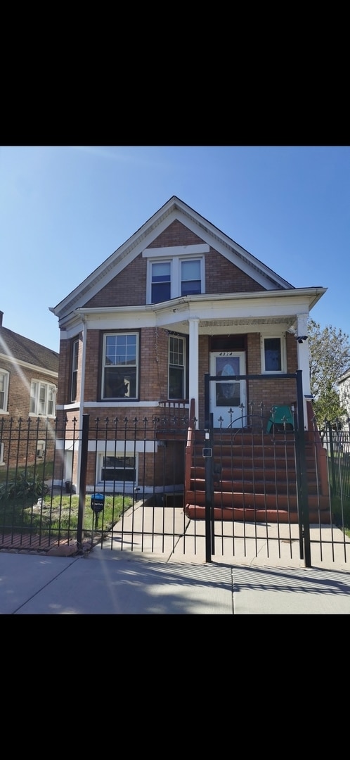 Building Photo - 4324 S Sacramento Ave