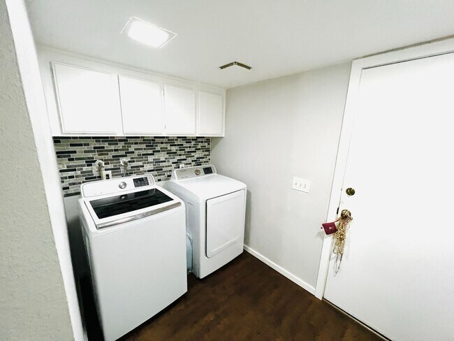 Foto del edificio - Simi Valley - 4 Bedroom 2.5 Bathroom - 10 ...