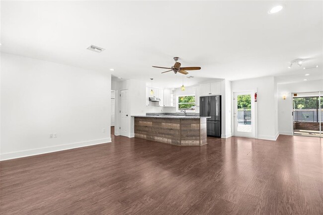 Foto del edificio - 818 Southern Pine Ln