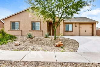 Building Photo - 7036 S Victor Dr