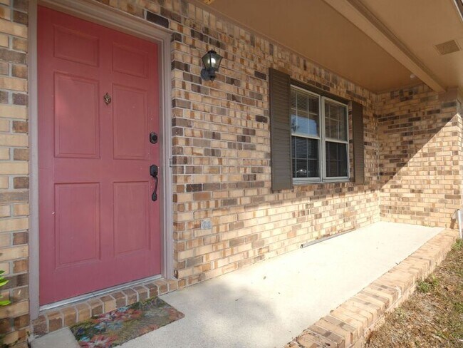Building Photo - 4237 Queens Ct