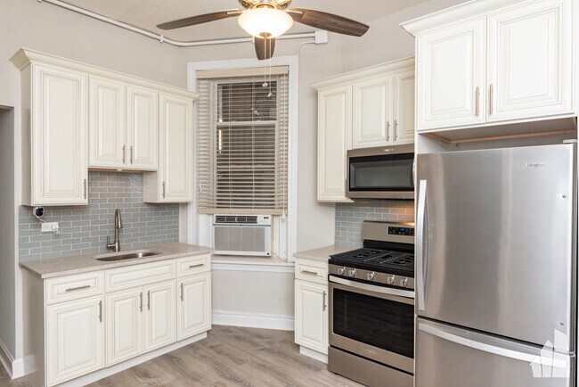 Foto del edificio - 1446 W Lexington St