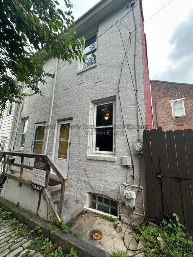 Building Photo - 239 Urbana Wy