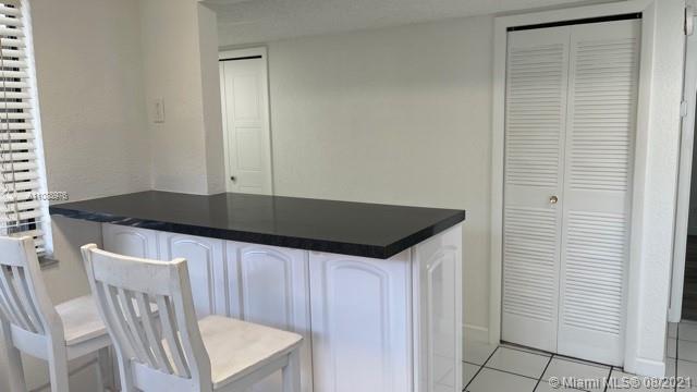 Foto del edificio - 340 Racquet Club Rd