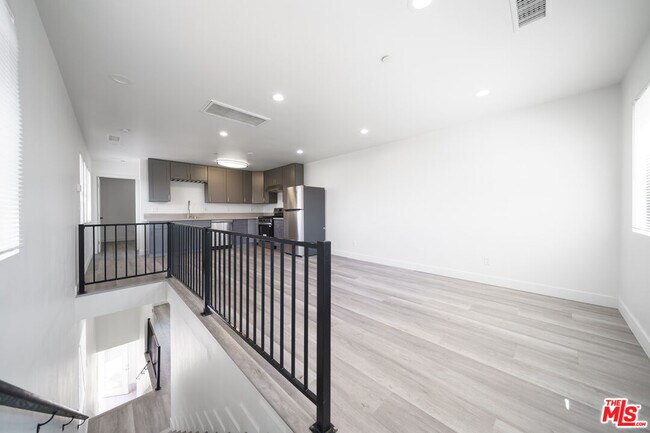 Building Photo - 4110 Normandie Ave