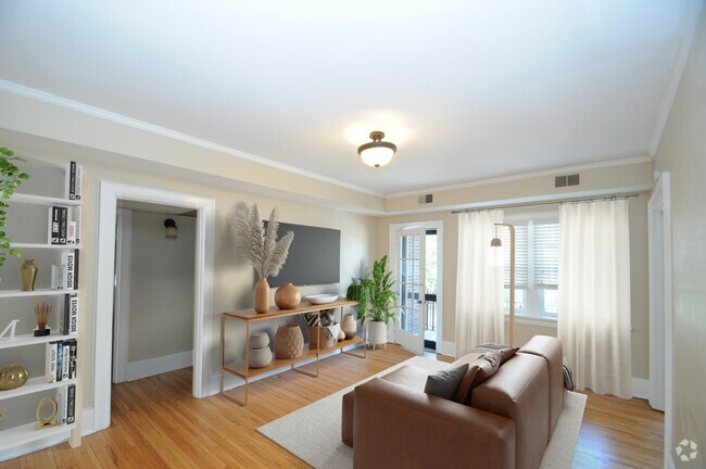 Spacious Living Room - Lindsay 414