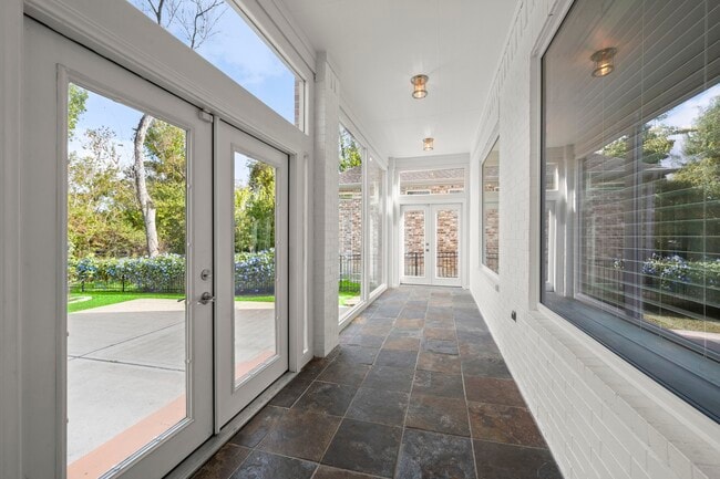 Foto del edificio - 107 Island Blvd