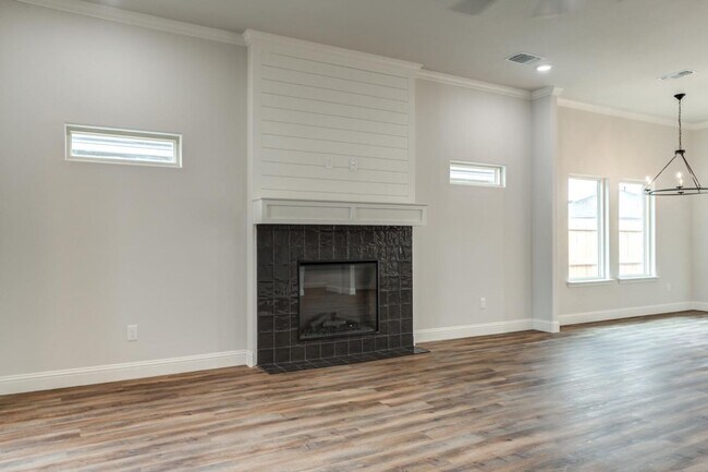 Foto del edificio - Stunning New Construction in Burgamy Park