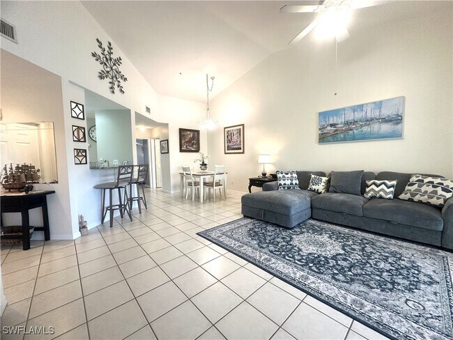 Foto del edificio - 6880 Huntington Lakes Cir