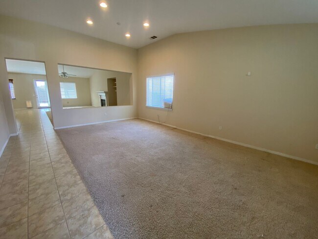Foto del edificio - West Lancaster 4 bedroom 1 story