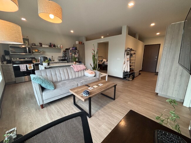 Foto del edificio - 9150 W Watertown Plank Rd