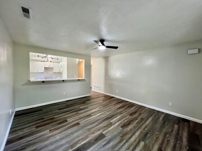 Foto del edificio - Renovated 3 Bedroom Home - Now Available!
