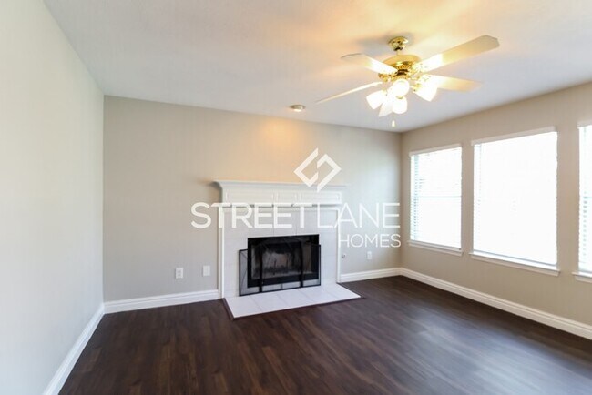 Building Photo - Spacious 3 bedroom POOL home in Cypress!