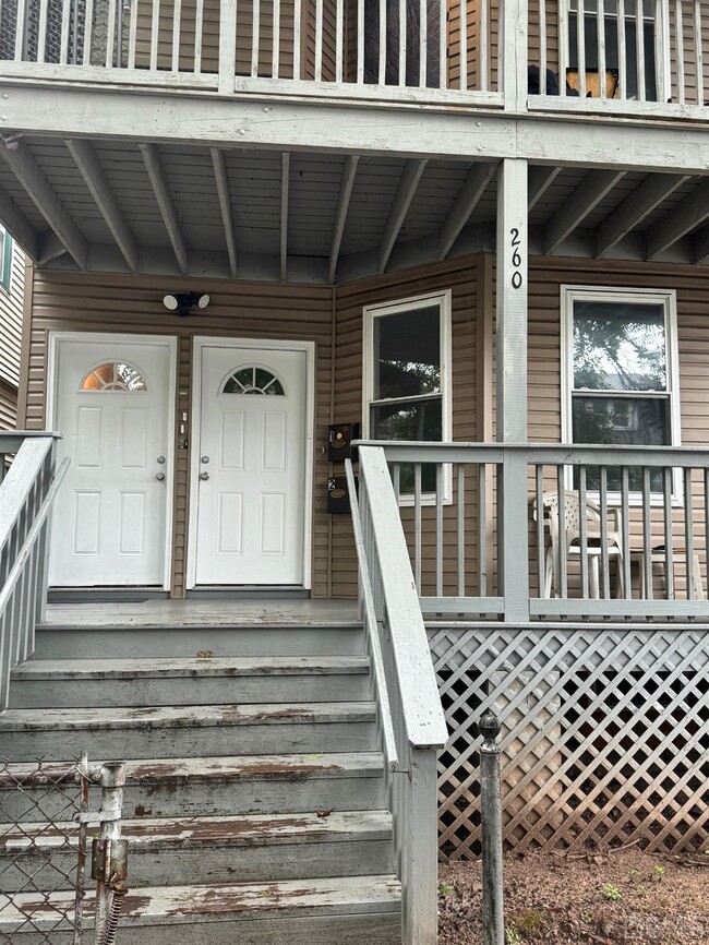 Building Photo - 260 Amherst St
