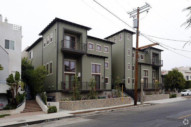 Foto del edificio - 14225-14229 Dickens St