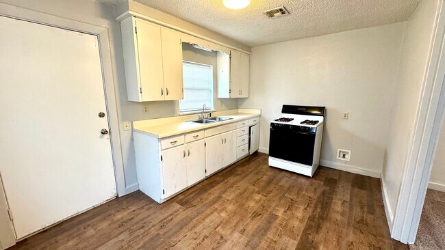 Foto del edificio - Savanna- Adorable two bedroom, one bath home.