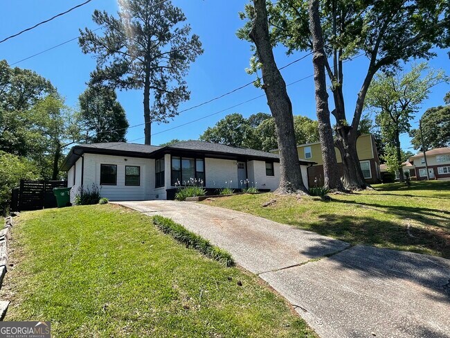 Foto del edificio - 2597 Glenvalley Dr
