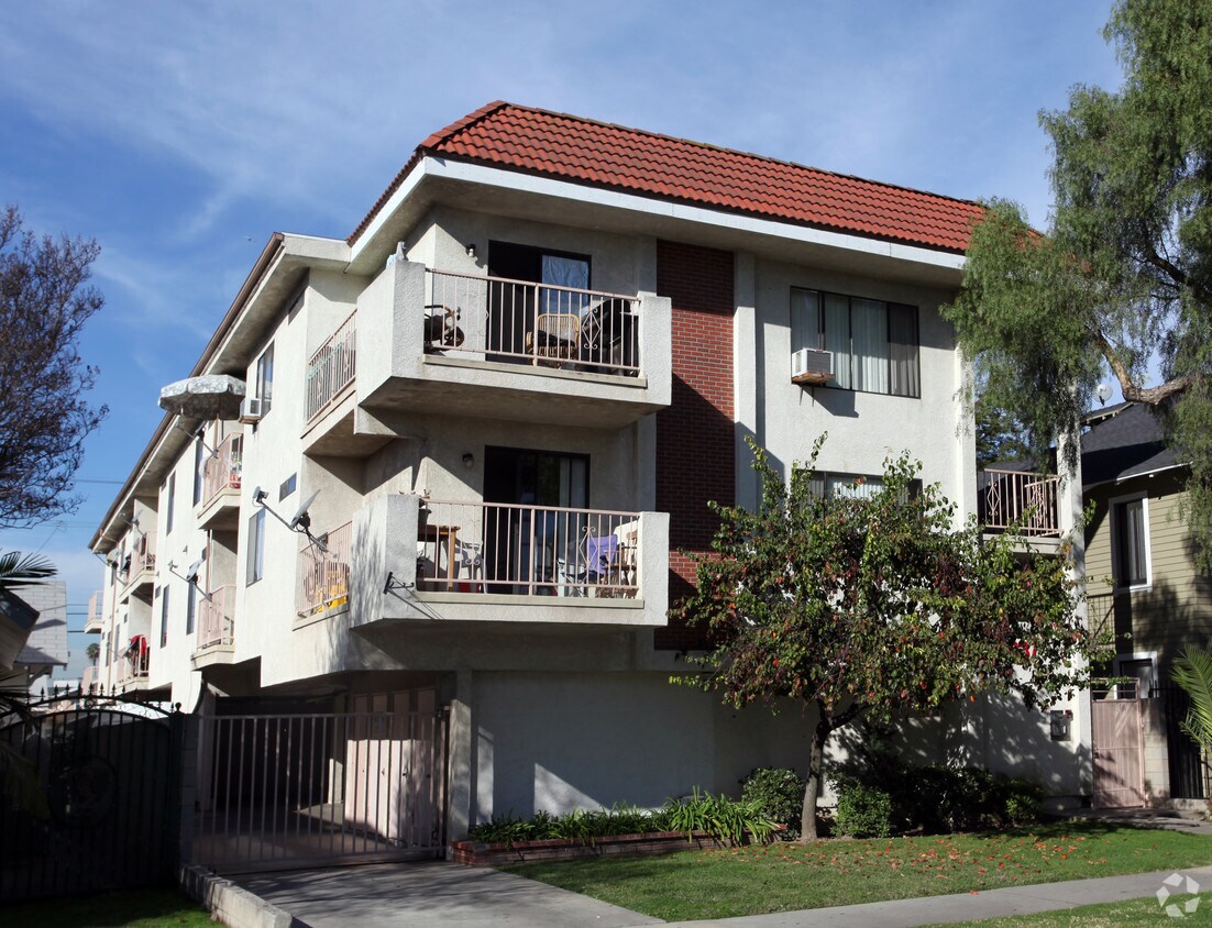 Primary Photo - 837 Olive Ave
