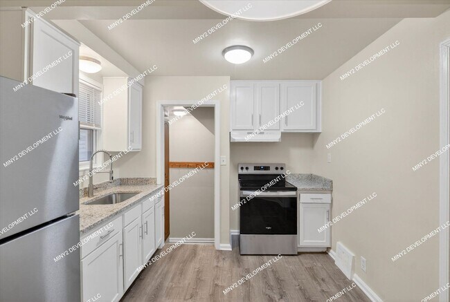 Foto del edificio - Charming Renovated 3-Bedroom Home for Rent in Eastpointe!