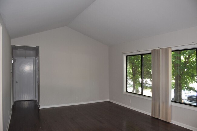 Foto del edificio - 553 Doral Country Dr