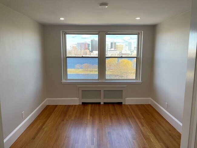 Building Photo - 280 Beacon St