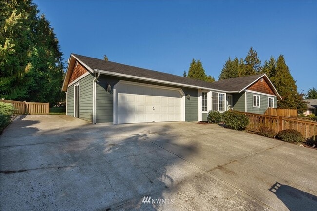 Building Photo - 22 Cedar Loop Rd