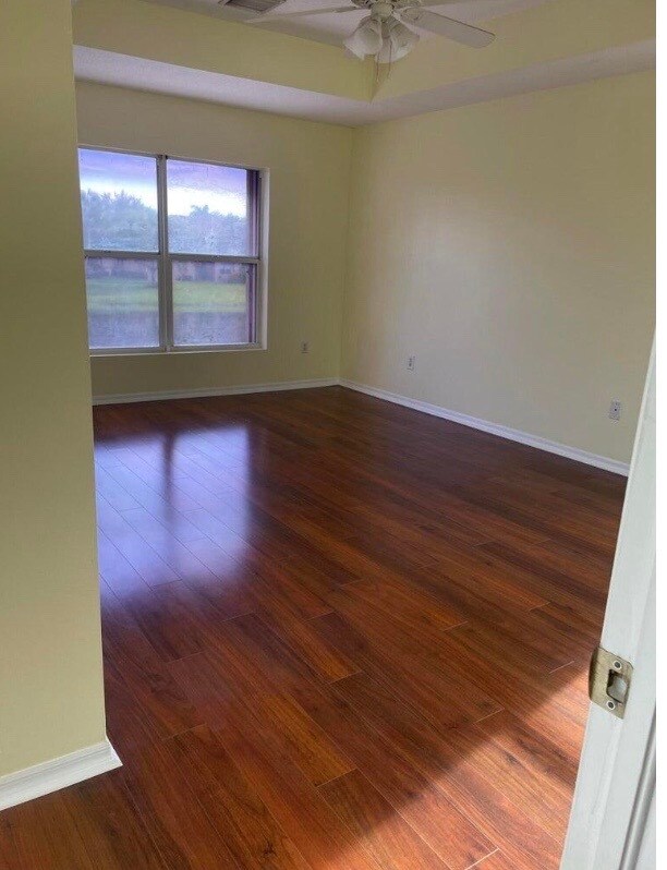 Building Photo - 274 River Bluff Ln