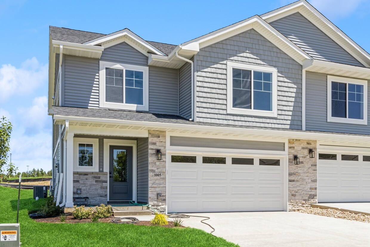 Primary Photo - 1005 Switchgrass Ln
