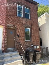 Building Photo - 412 E Oak St