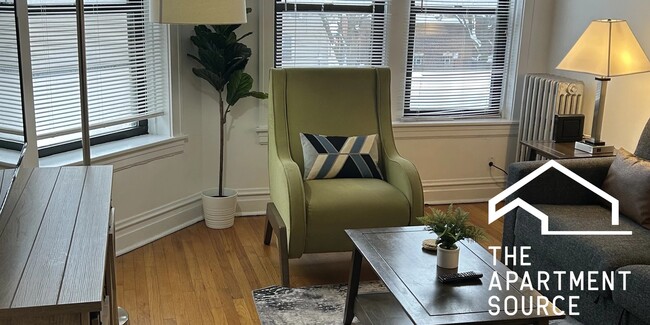 Photo - 1911 W Larchmont Ave Apartment