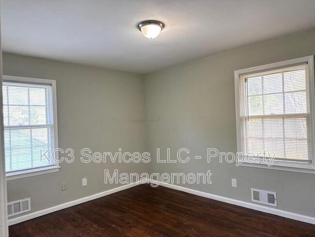 Foto del edificio - 10419 College Ave