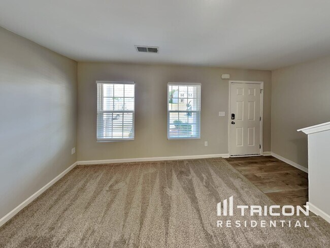 Building Photo - 334 Freeman Cir