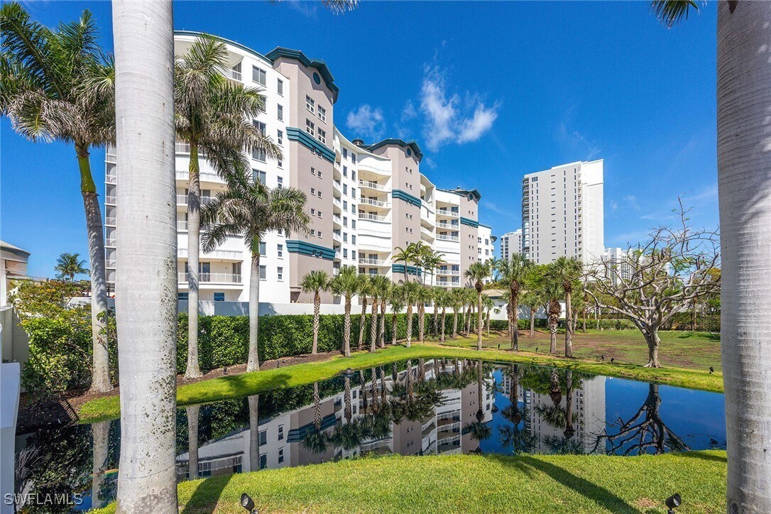 Foto principal - 13675 Vanderbilt Dr