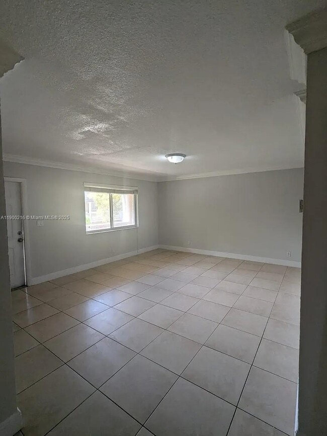 Foto del edificio - 2323 Van Buren St