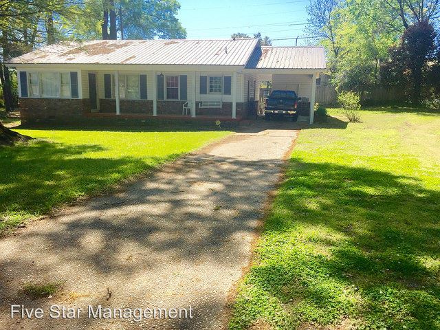 Primary Photo - 11 Fairway Dr
