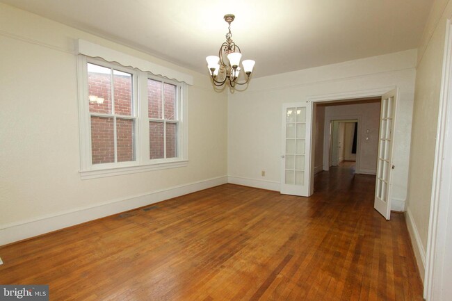 Foto del edificio - 204 W Washington St