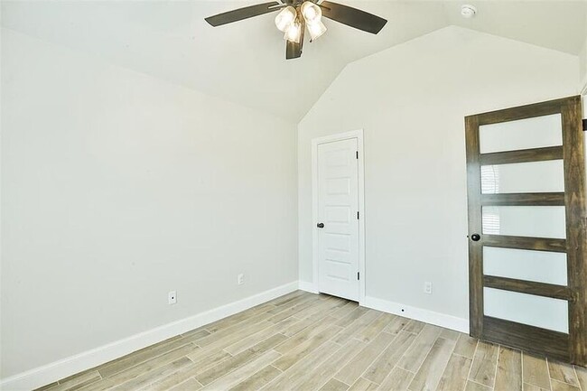 Building Photo - 9301 SW 44th Terrace