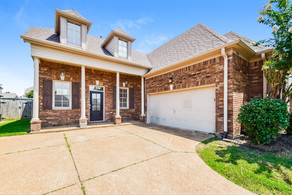 Primary Photo - 2906 N Hartland