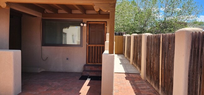 Building Photo - 507 Silva St