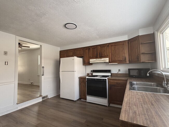 Building Photo - 2115 Palatka Rd