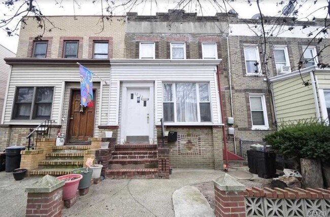 Building Photo - 62-22 60th Dr