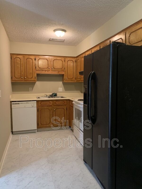108 Watts Bar St Unit 11, Sheffield, AL 35660 Condo for Rent in