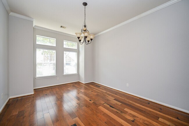 Foto del edificio - 7006 Kendall Lake Ct