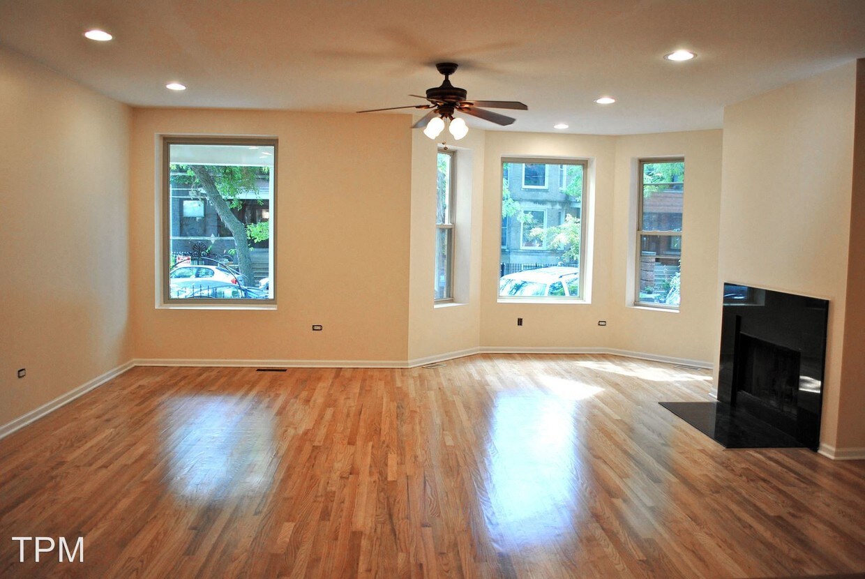 Primary Photo - 2429 N Albany Ave