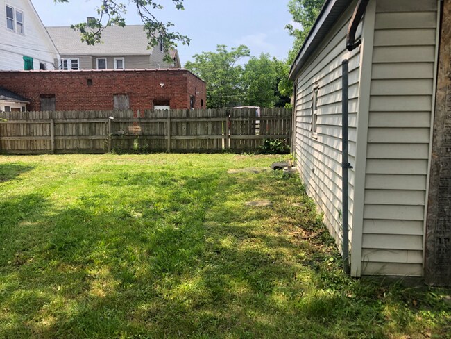 Foto del edificio - 934 Walden Ave