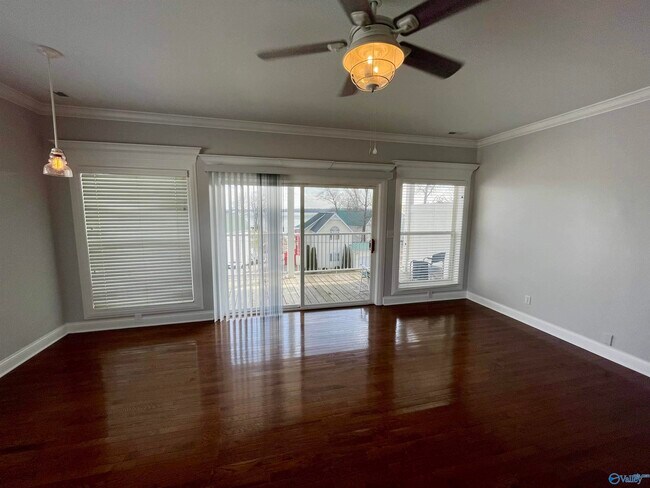 Building Photo - 5799 Bay Village Dr